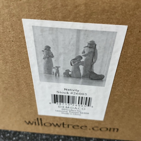 Willow Tree 6-Piece Nativity Set, Behold The Wonder of The Christmas story - Picture 12 of 14